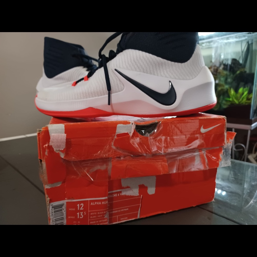 Nike Zoom Sneakers - Picture 10 of 10